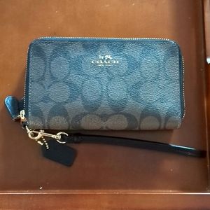 Coach Wristlet Signature Black and Brown